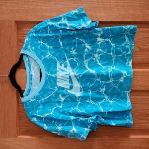 Cropped Nike tshirt
